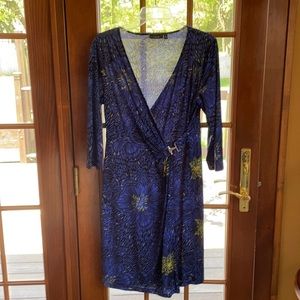Apt 9 long sleeve dress size L. Cinched waist .